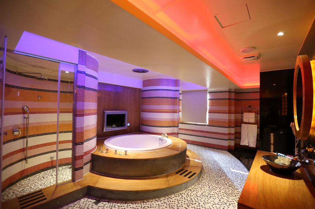 Yosemite Motel - Taiyuan Branch Тайчжун Экстерьер фото