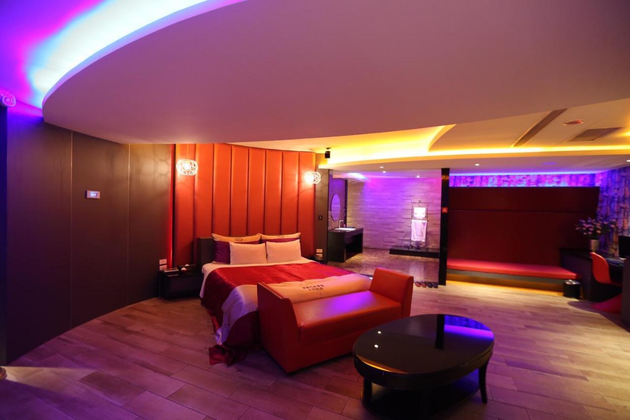 Yosemite Motel - Taiyuan Branch Тайчжун Экстерьер фото